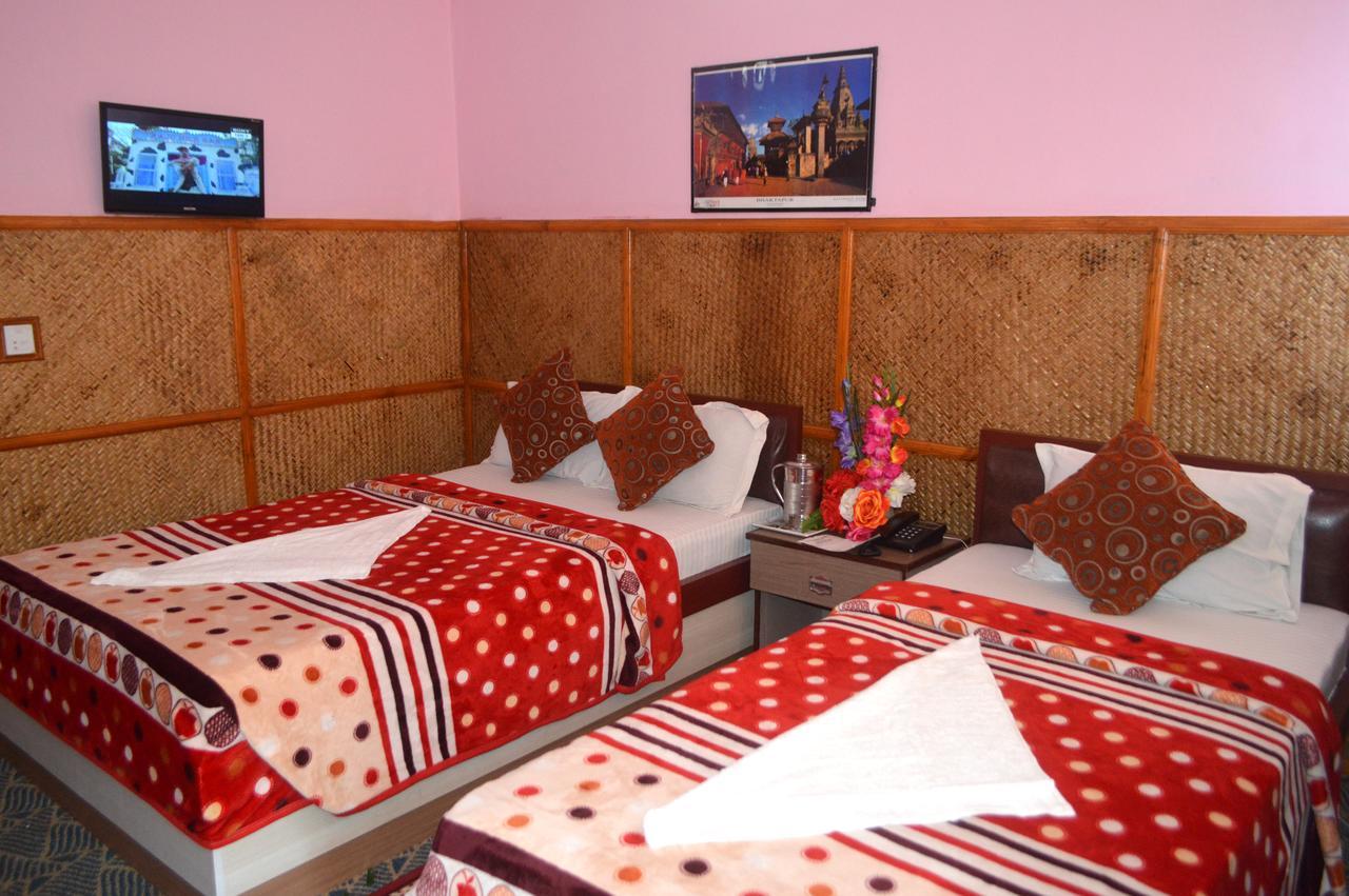 Pokhara Deep Sagar Hotel エクステリア 写真