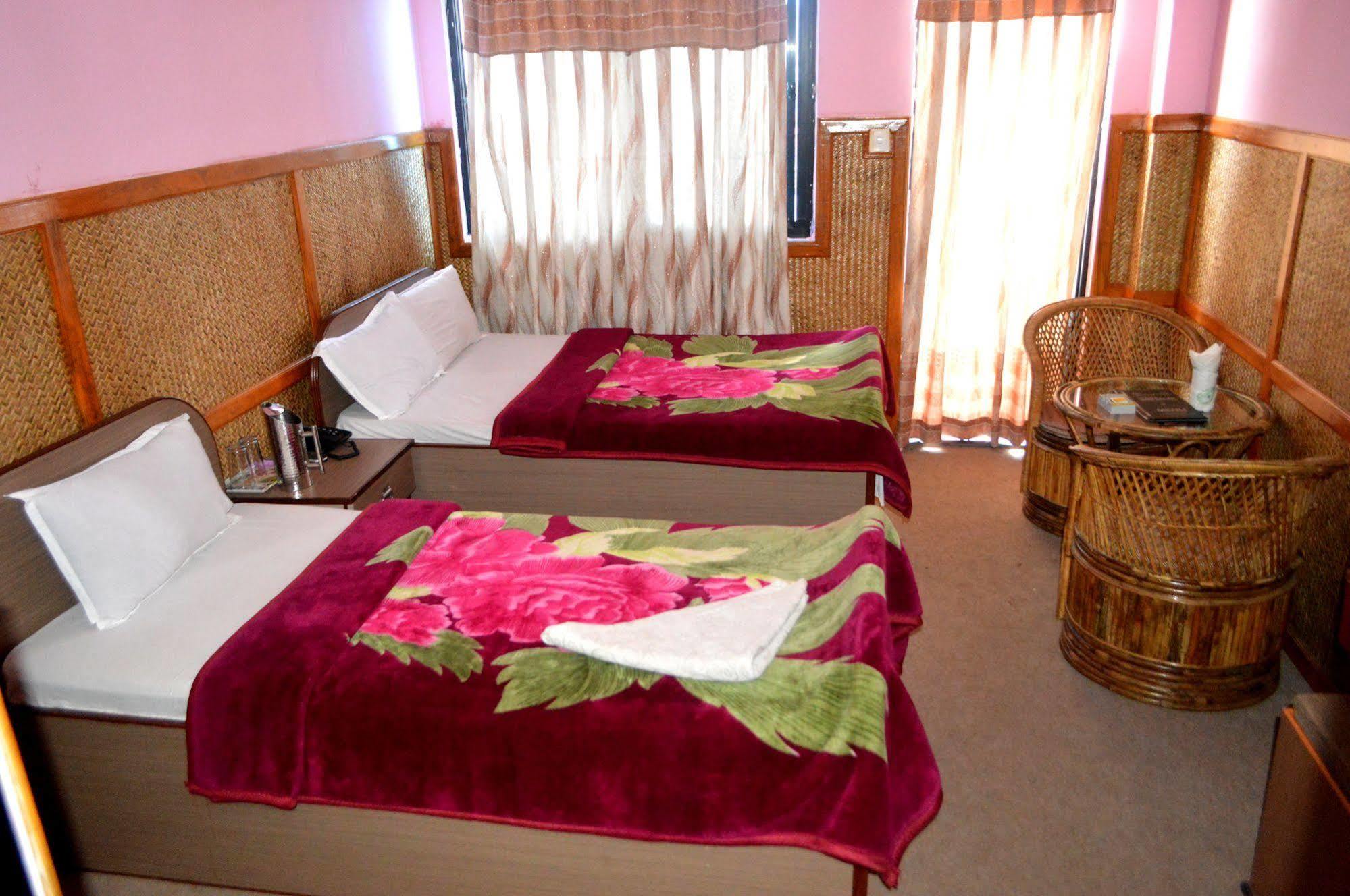 Pokhara Deep Sagar Hotel エクステリア 写真